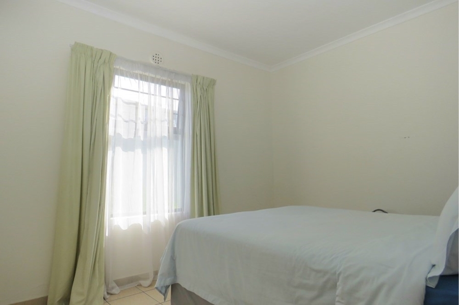 To Let 2 Bedroom Property for Rent in Parklands Western Cape